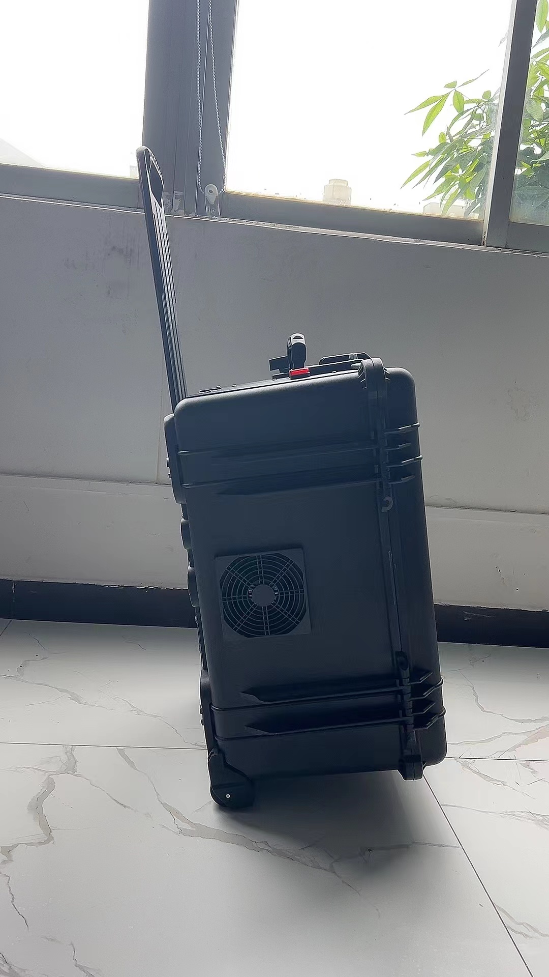 城西手拉箱型移动通信干扰器